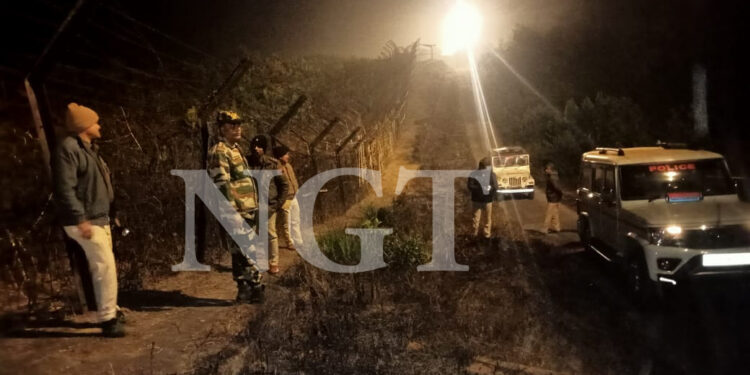 প্রজাতন্ত্র দিবসকে সামনে রেখে খোয়াই এর ‘ছুছুন্দর নালা’ সীমান্তে পুলিশ ও বিএসএফের যৌথ টহল!