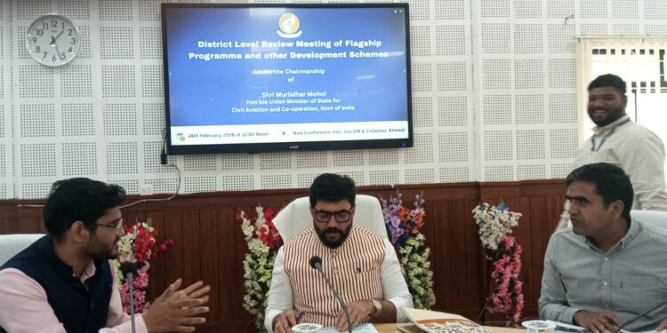 কেন্দ্রীয় প্রতিমন্ত্রীর উপস্থিতিতে খোয়াই জেলায় উন্নয়নমূলক প্রকল্পের পর্যালোচনা বৈঠক অনুষ্ঠিত