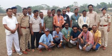 খোয়াইয়ে পুলিশ–সাংবাদিক প্রীতি ক্রিকেট ম্যাচে জয়ী পুলিশ দল
