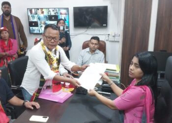 সম্পন্ন হল ১৯ আমতলী গোলাঘাটি কেন্দ্রের মনোনয়নপত্র জামা