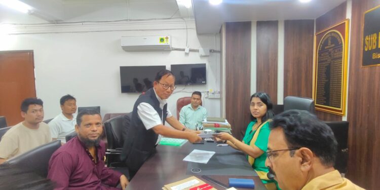 সম্পন্ন হল ১৯ আমতলী গোলাঘাটি কেন্দ্রের মনোনয়নপত্র জামা