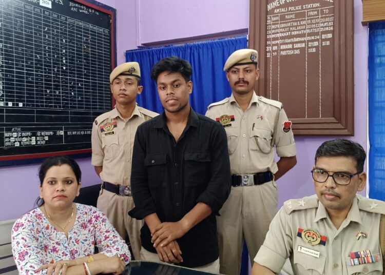 মিথ্যা প্রতিশ্রুতি দিয়ে এক জনজাতি যুবতিকে ধর্ষণের অভিযোগ!